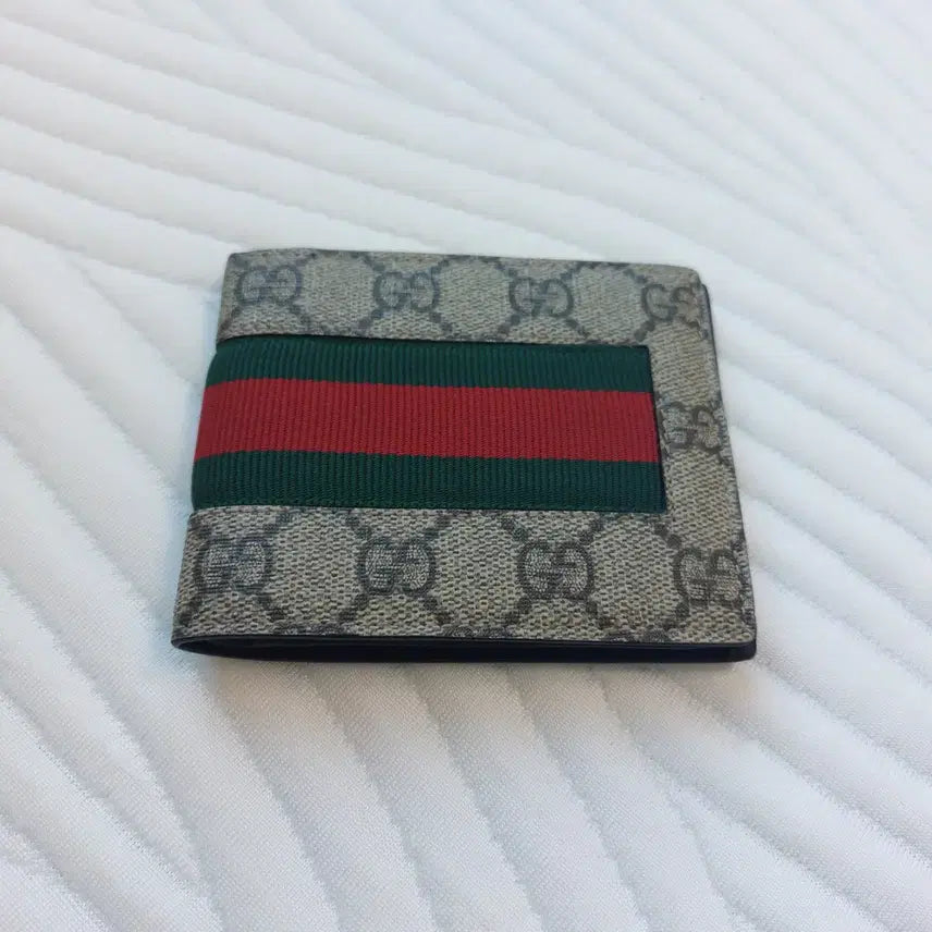 [BUNJANG] Gucci GG Supreme Bee Bi-Fold Wallet / (정품)구찌 GG 수프림 꿀벌 반지갑