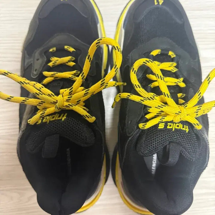 [BUNJANG] Balenciaga Triple S Dirty Black/Yellow Sneakers / 발렌시아가 트리플S더티 블랙/옐로우 운동화