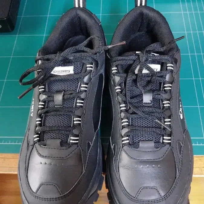 [BUNJANG] Discovery Brick Black Sneakers / 디스커버리 브릭 블랙 운동화.260