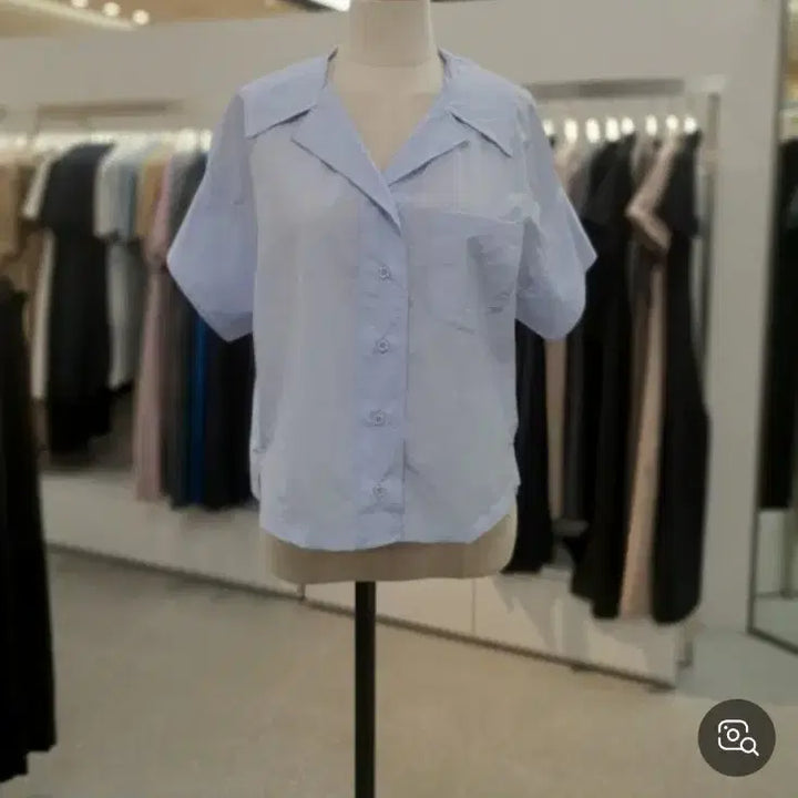 [BUNJANG] Light Blue Short-Sleeve Blouse / 리스트