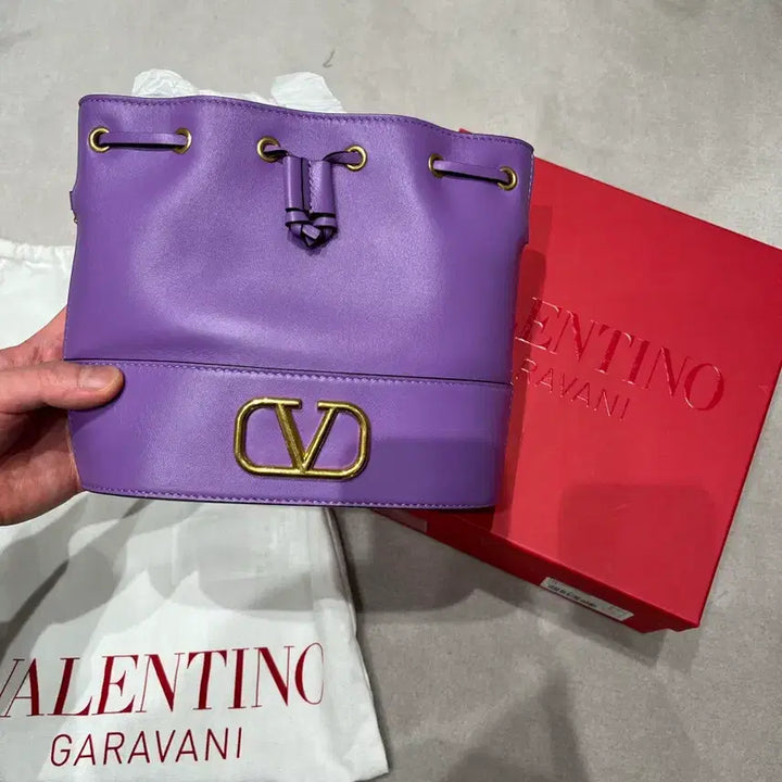 [BUNJANG] Valentino Bucket Bag / 발렌티노 버킷백