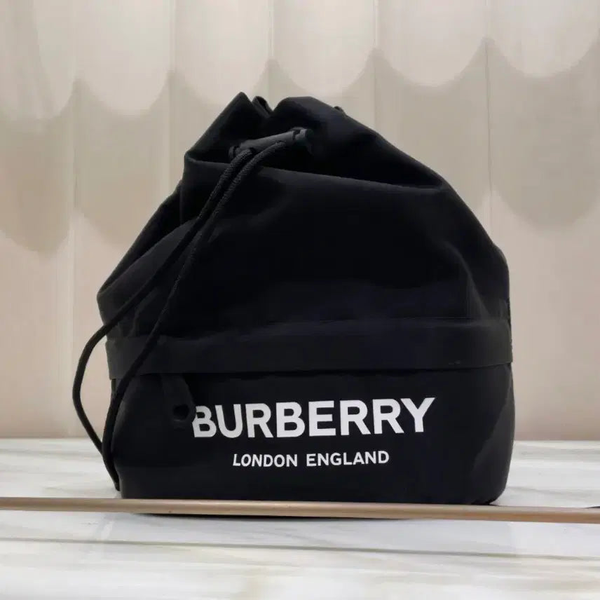 [BUNJANG] Burberry Phoebe Logo Bucket Bag Pouch Crossbody Bag / 버버리 포이베 로고 버킷백.파우치.복조리 크로스백