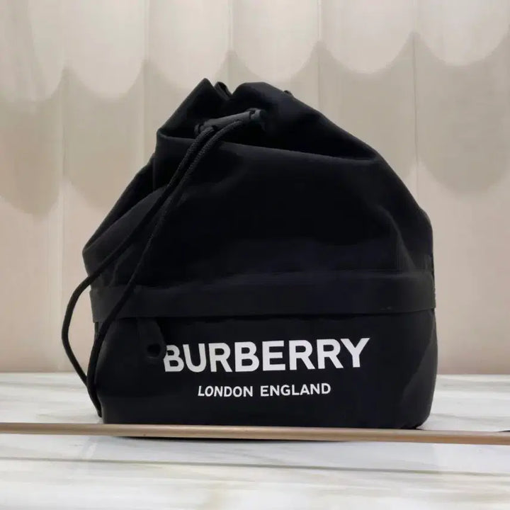 [BUNJANG] Burberry Phoebe Logo Bucket Bag Pouch Crossbody Bag / 버버리 포이베 로고 버킷백.파우치.복조리 크로스백