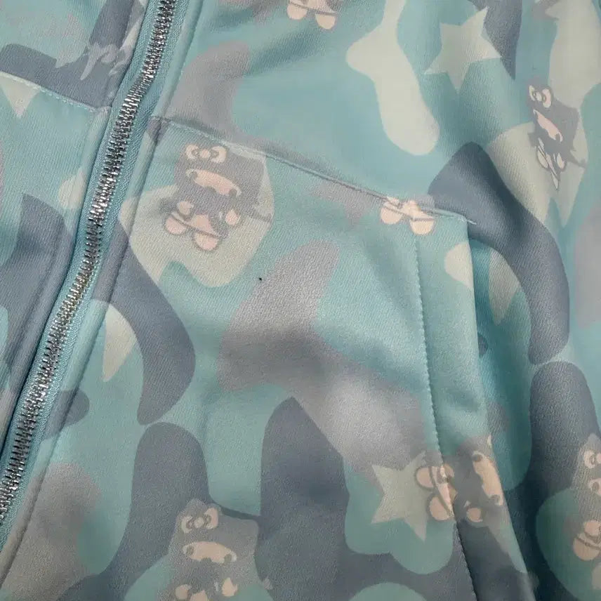 [BUNJANG] Hello Kitty Camo Hooded Zip-Up M / 헬로키티 카모 후드집업 M  / 미착용 하자상품