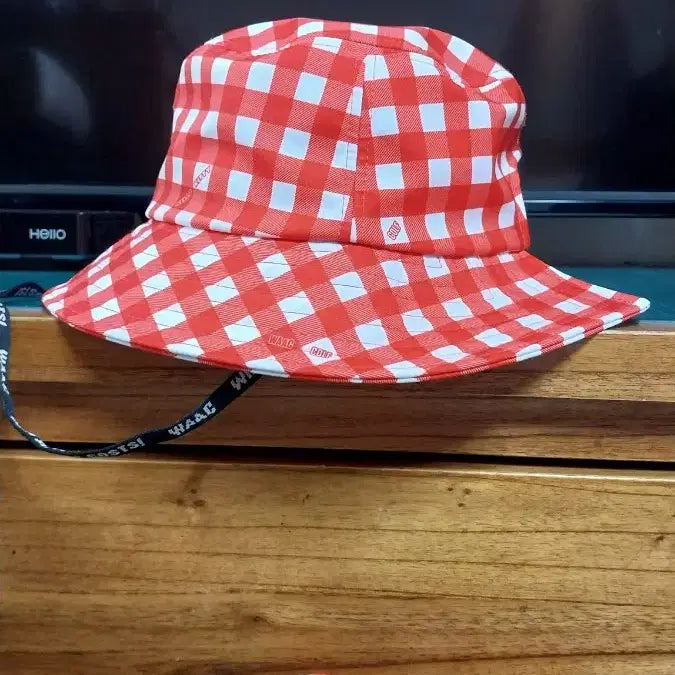 [BUNJANG] WAAC x Hello Kitty Collaboration Bucket Hat (Size 58) / WAAC 와 골프 헬로키티 콜라보 버킷햇.58