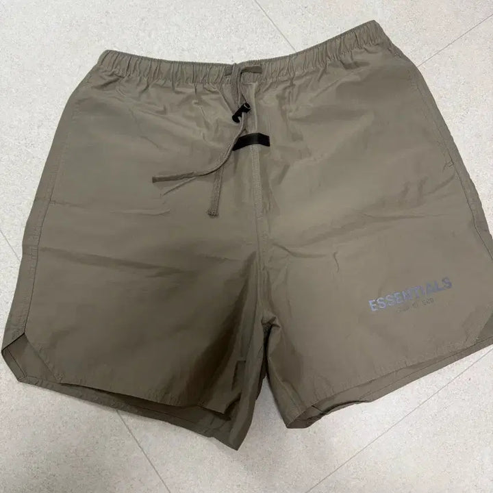 [BUNJANG] Fear of God Essentials Volley Shorts Taupe S / S 에센셜 볼리쇼츠 토프