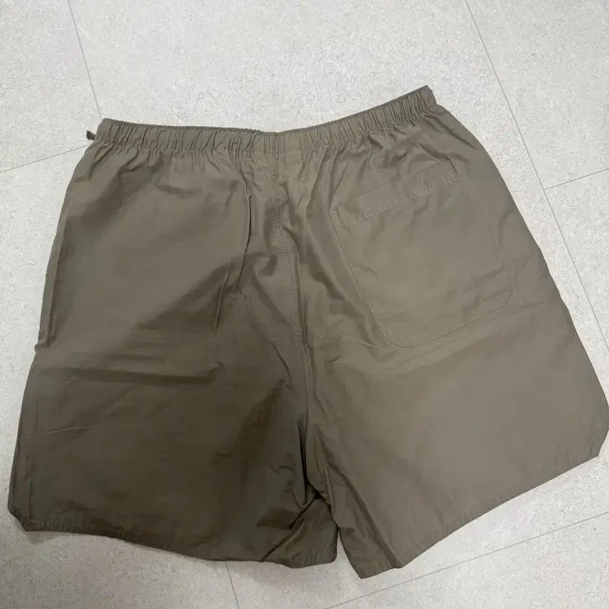 [BUNJANG] Fear of God Essentials Volley Shorts Taupe S / S 에센셜 볼리쇼츠 토프