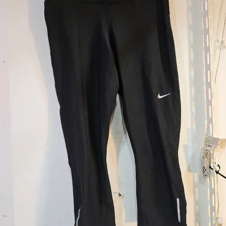 [BUNJANG] Nike Black 7/8 Length Leggings / 나이키 블랙 7부 레깅스