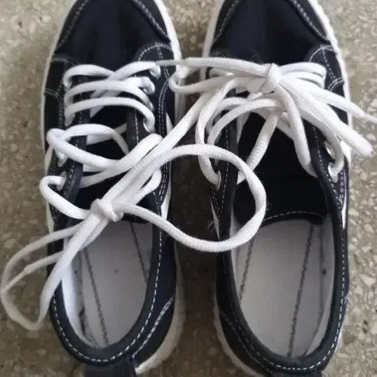 [BUNJANG] Black Low-Top Sneakers / 검정색 단화 운동화 스타일
