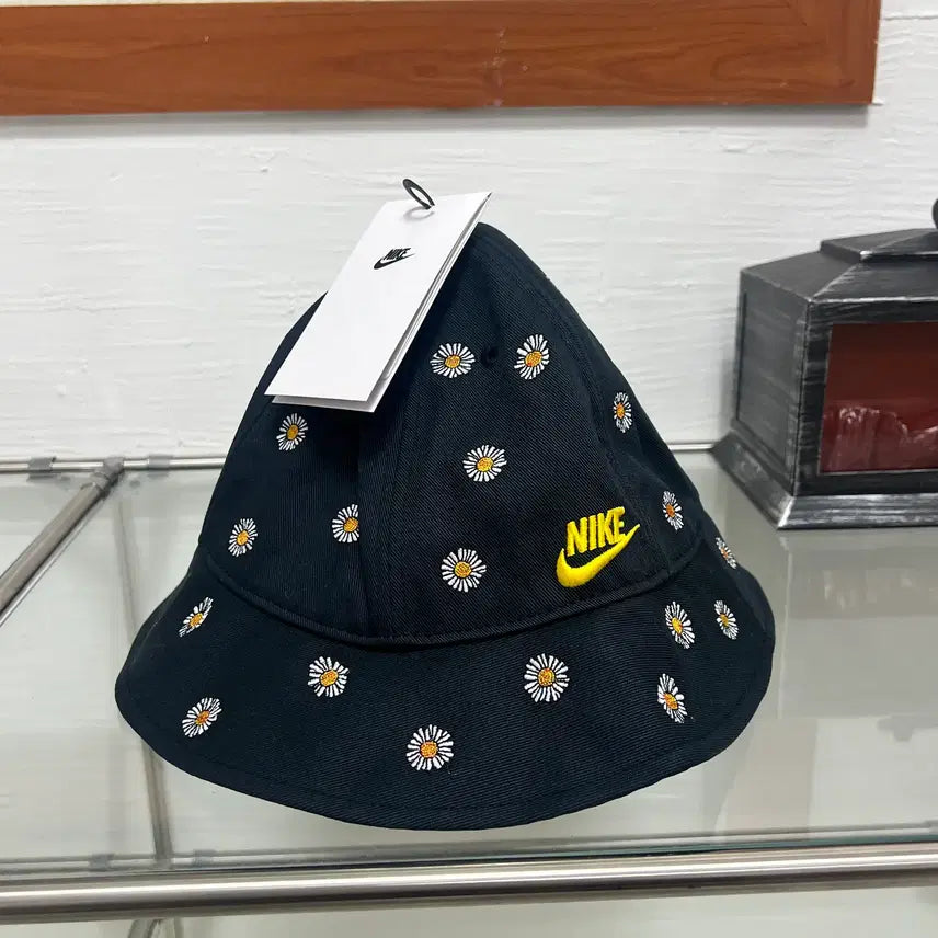 [BUNJANG] Nike Daisy Bucket Hat Black L/XL / 새상품 나이키 데이지 버캣햇 벙거지 L/XL