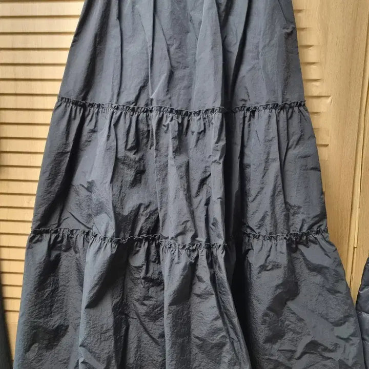 [BUNJANG] VOV Banding Tiered Flare Skirt Black / 보브 VOV 밴딩 캉캉 플레어 스커트 s 블랙