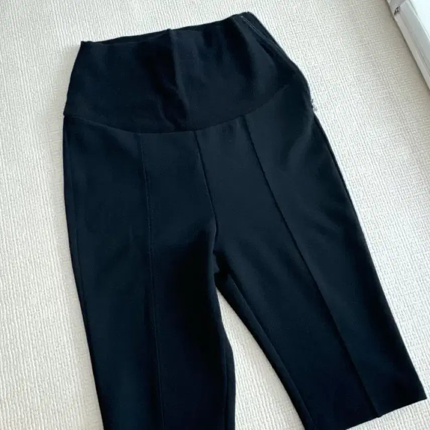 [BUNJANG] Ceeci Maternity Capri Pants / Ceeci 임산부용 카프리팬츠
