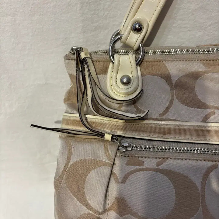 [BUNJANG] Coach Signature Shoulder Bag / 코치 시그니처 숄더백 가방