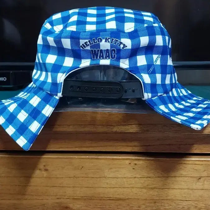 [BUNJANG] WAAC x Hello Kitty Collaboration Bucket Hat / WAAC 와 헬로키티 콜라보 버킷햇.58