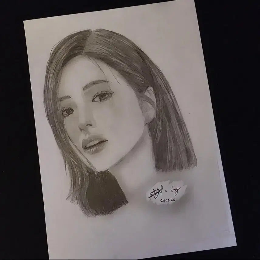 [BUNJANG] High-Quality Pencil Sketch Portrait Service with Frame / 고퀼리티 그림 그려드려요!