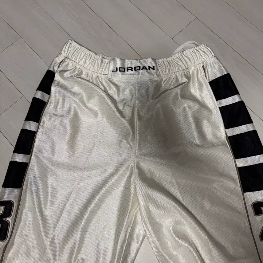 [BUNJANG] Jordan White Shorts Medium / 조던 화이트 반바지m사이즈