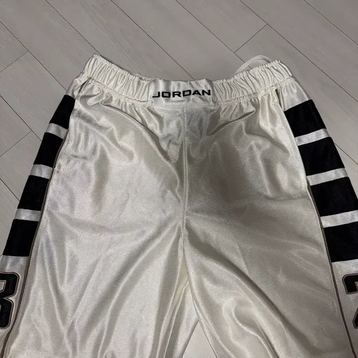 [BUNJANG] Jordan White Shorts Medium / 조던 화이트 반바지m사이즈