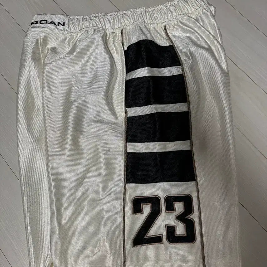 [BUNJANG] Jordan White Shorts Medium / 조던 화이트 반바지m사이즈