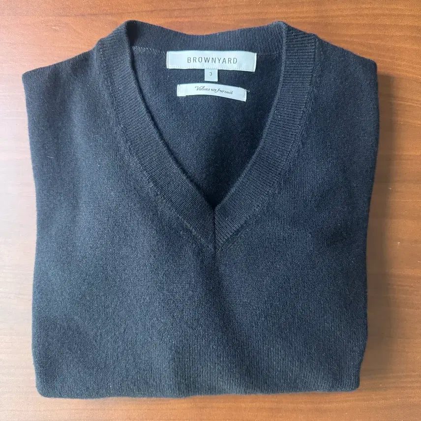 [SOLD OUT] 브라운야드 브이넥 블랙 3사이즈 판매
