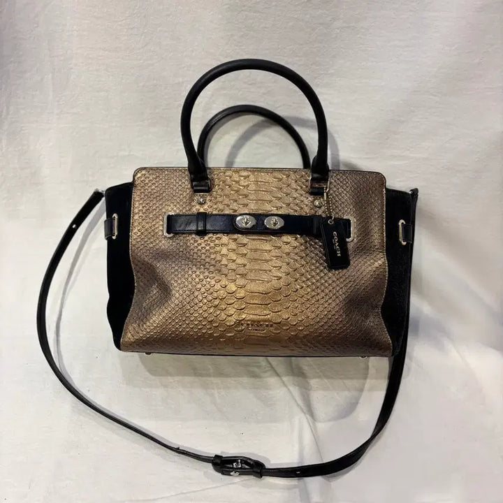 [BUNJANG] Coach Blake Carryall Shoulder Bag / 코치 블레이크 캐리올 숄더백 가방