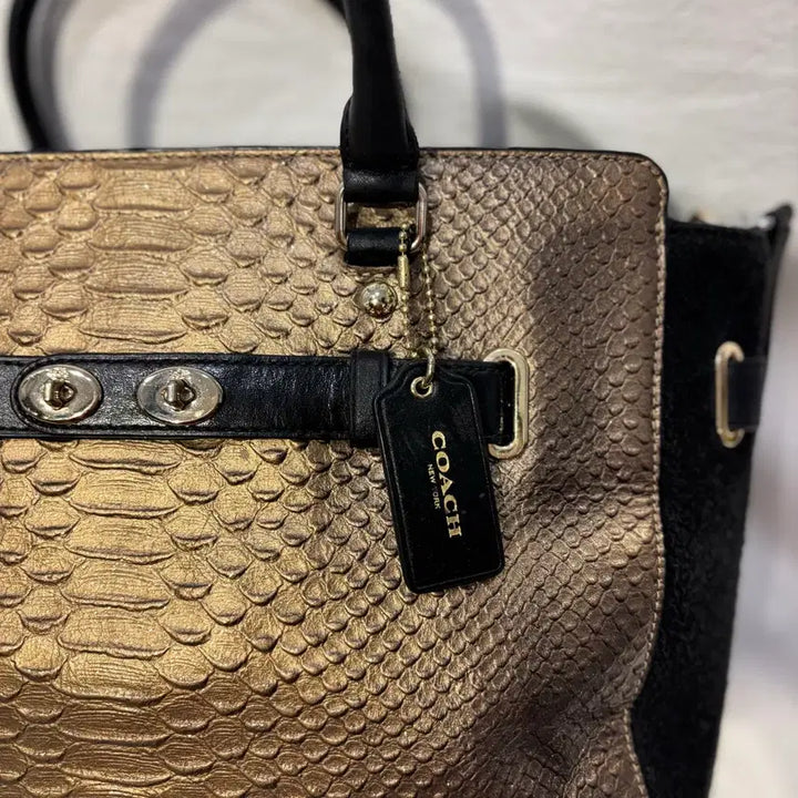 [BUNJANG] Coach Blake Carryall Shoulder Bag / 코치 블레이크 캐리올 숄더백 가방