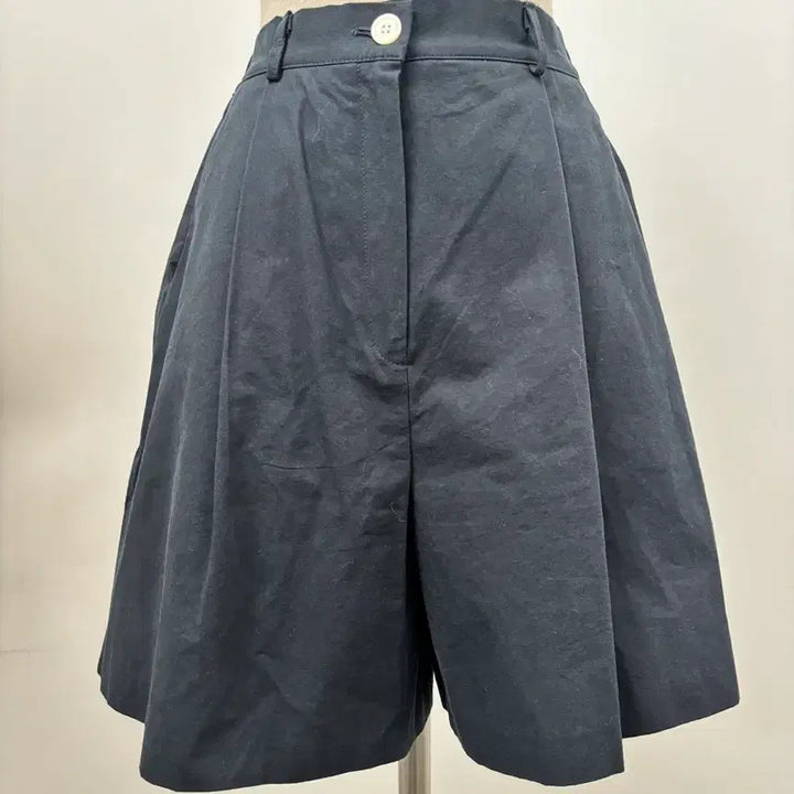 [BUNJANG] Navy Pleated Shorts / 네이비 플리츠 반바지