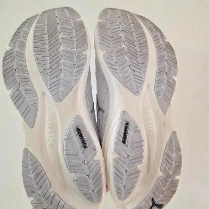 [BUNJANG] Puma Magnify Nitro 3 White Running Shoes / 푸마 매그니파이 나이트로3 화이트 265 판매합니다.