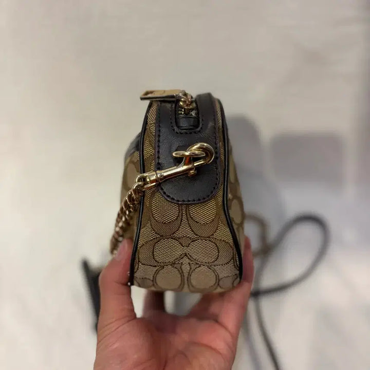 [BUNJANG] Coach Signature Camera Crossbody Bag / 코치 시그니처 카메라 크로스백 가방