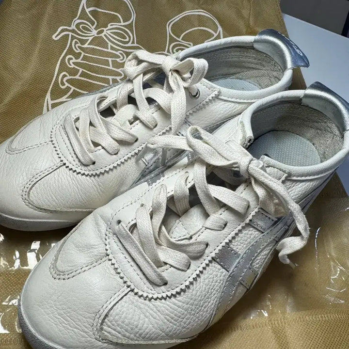 [SOLD OUT] 오니츠카타이거 멕시코 66 실버 240