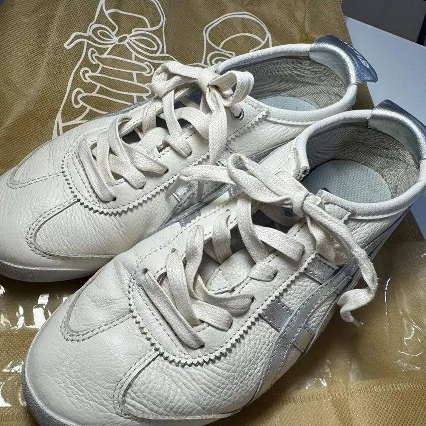 [SOLD OUT] 오니츠카타이거 멕시코 66 실버 240