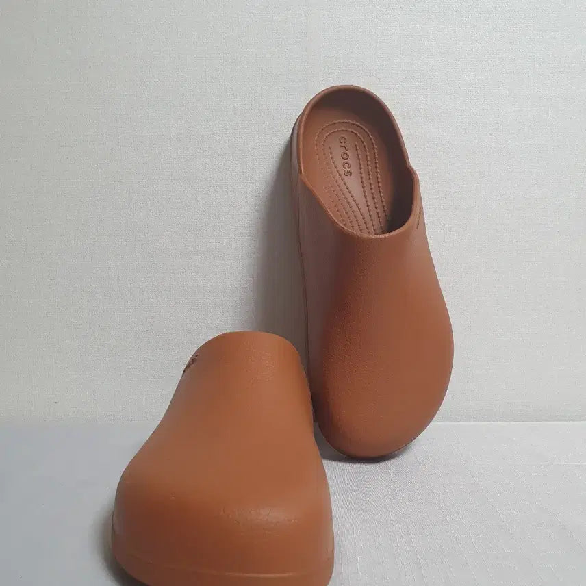 [BUNJANG] Crocs Dylan Clog Mule Slippers Brown 280mm / 크록스 딜런 클로그 브라운 뮬 슬리퍼 280mm