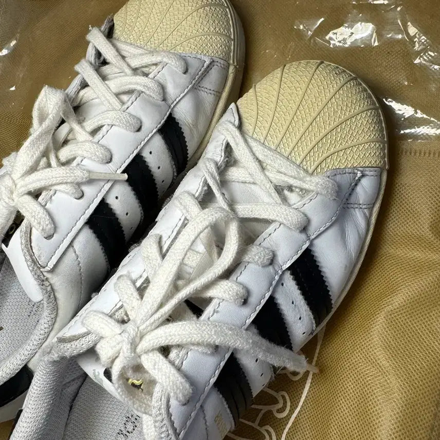 [SOLD OUT] 아디다스 슈퍼스타 240