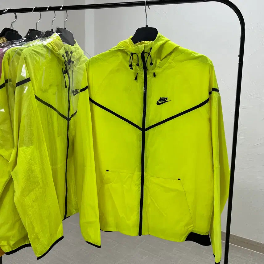 [BUNJANG] Nike Tech Aeroshield Windrunner Jacket (Fluorescent) / M 나이키 테크 에어로쉴드 윈드러너 바람막이 형광
