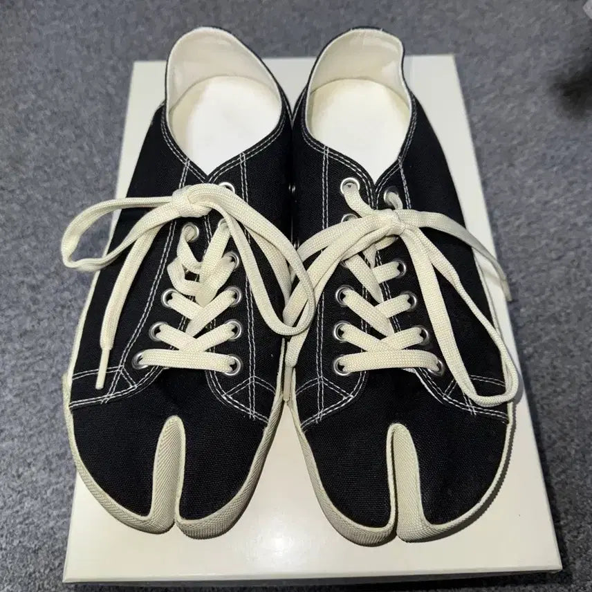 [BUNJANG] Maison Margiela Tabi Sneakers Black / [41.5] 메종 마르지엘라 타비스니커즈 블랙