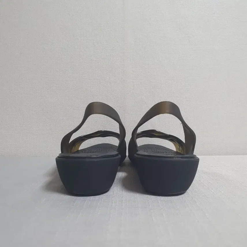 [BUNJANG] Crocs Isabella Jelly Mini Wedge Slingback Sandals Black 230mm / 크록스 이사벨라 젤리 슬링백 미니웨지 블랙 230mm