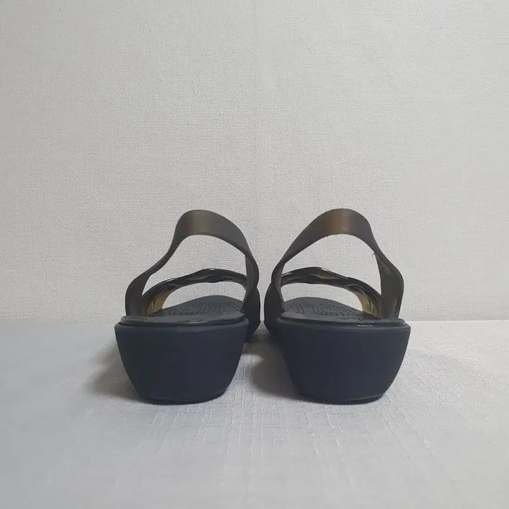 [BUNJANG] Crocs Isabella Jelly Mini Wedge Slingback Sandals Black 230mm / 크록스 이사벨라 젤리 슬링백 미니웨지 블랙 230mm