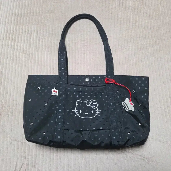 [BUNJANG] RAVE Hello Kitty Polka Dot Shoulder Bag / 레이브 헬로키티 도트 숄더백+키링