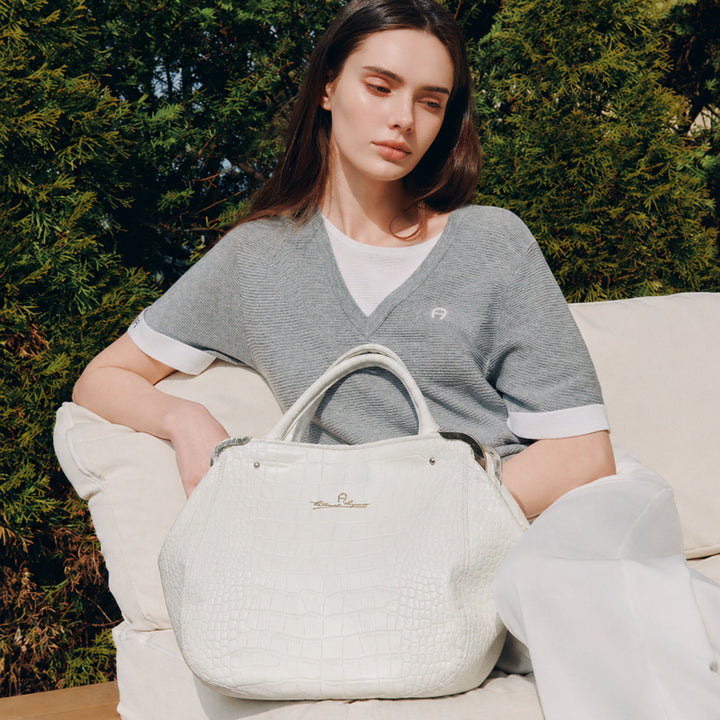 [BUNJANG] Aigner White Croc Embossed Leather Tote Bag / 봄날에 딱 하나 들면 끝나는 화이트 아그너 가방