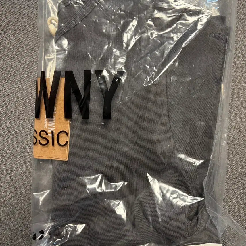 [BUNJANG] GLOWNY G Baby Tee Charcoal / 글로니 G Baby tee 차콜