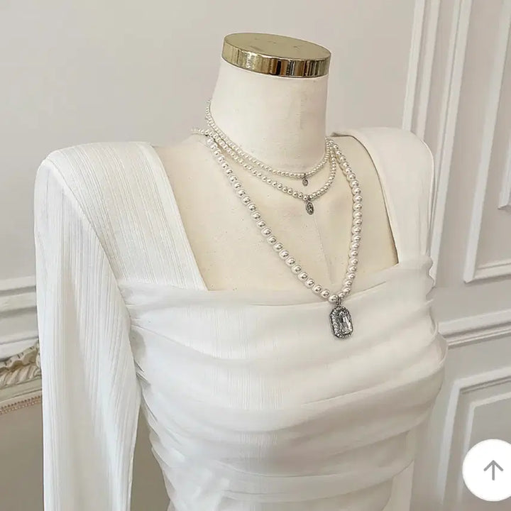 [BUNJANG] Wearable UAR Ode Square Neck Blouse / 우아르 오드 스퀘어넥 블라우스티 봄여름가을옷 에이블리 하객룩 화이트 흰색