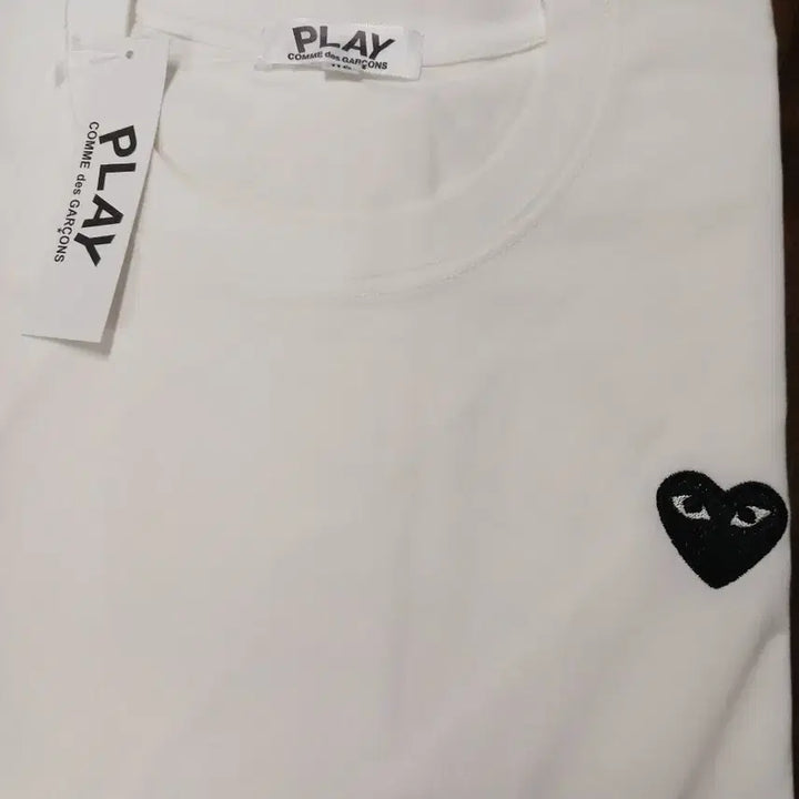 [BUNJANG] Comme des Garçons PLAY Black Heart Short Sleeve T-Shirt White / 꼼데가르송 플레이 블랙 하트 반팔 흰색