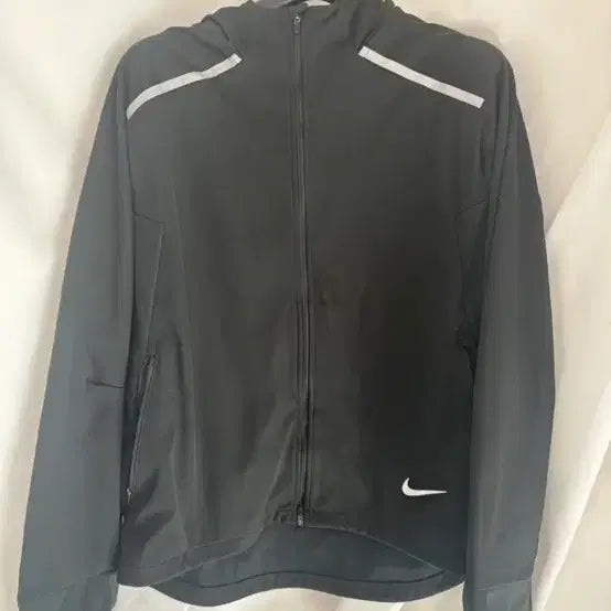 [BUNJANG] Nike Shield Running Hooded Full-Zip Jacket L Black Reflective / 나이키 러닝 NIKE SHIELD 챙형 후드 집업 자켓 L 블랙 리플렉티