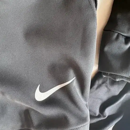 [BUNJANG] Nike Shield Running Hooded Full-Zip Jacket L Black Reflective / 나이키 러닝 NIKE SHIELD 챙형 후드 집업 자켓 L 블랙 리플렉티