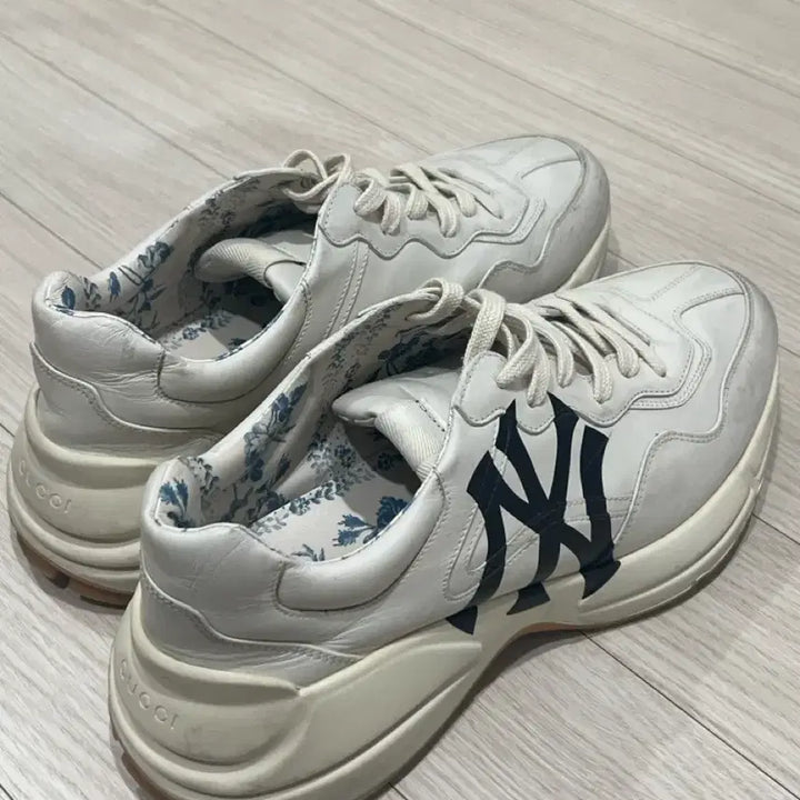 [BUNJANG] Gucci Rhyton NY Yankees Sneakers / 구찌 라이톤 NY Yankees 스니커즈
