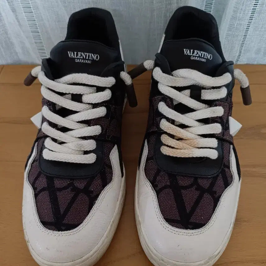 [BUNJANG] Valentino Nappa Leather Sneakers Size 42 / 발렌티노 나파레더 스니커즈 정품 사이즈 42. 260-265