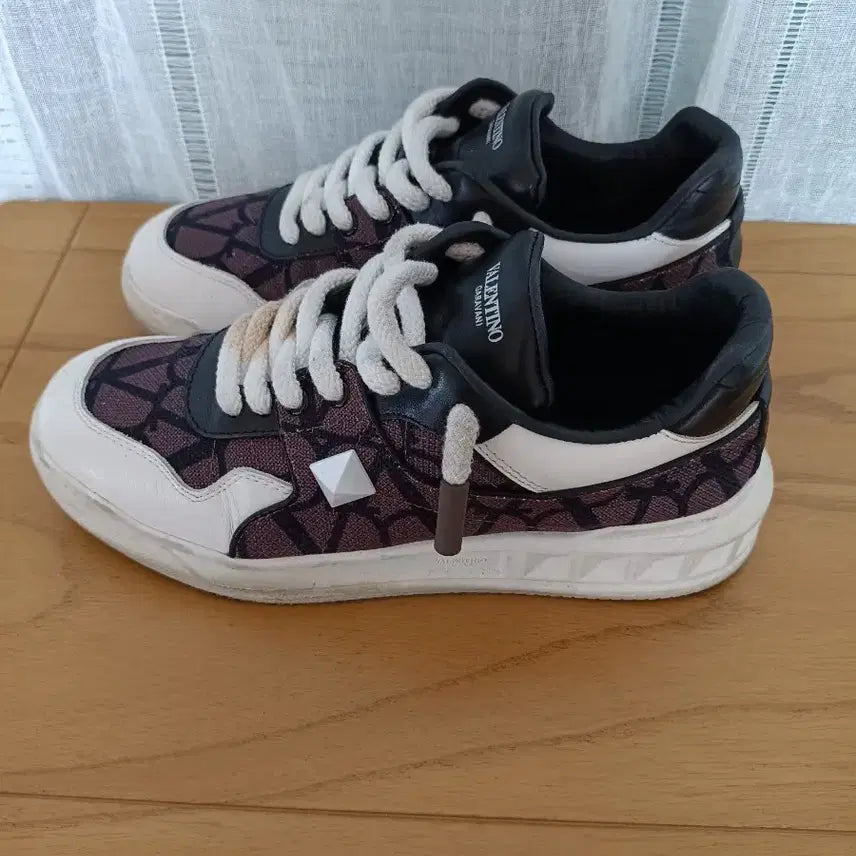 [BUNJANG] Valentino Nappa Leather Sneakers Size 42 / 발렌티노 나파레더 스니커즈 정품 사이즈 42. 260-265