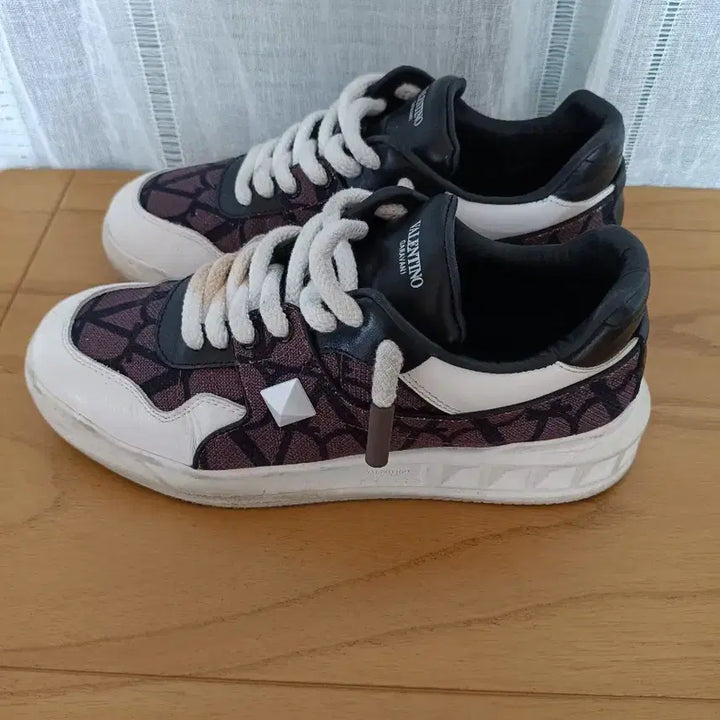 [BUNJANG] Valentino Nappa Leather Sneakers Size 42 / 발렌티노 나파레더 스니커즈 정품 사이즈 42. 260-265