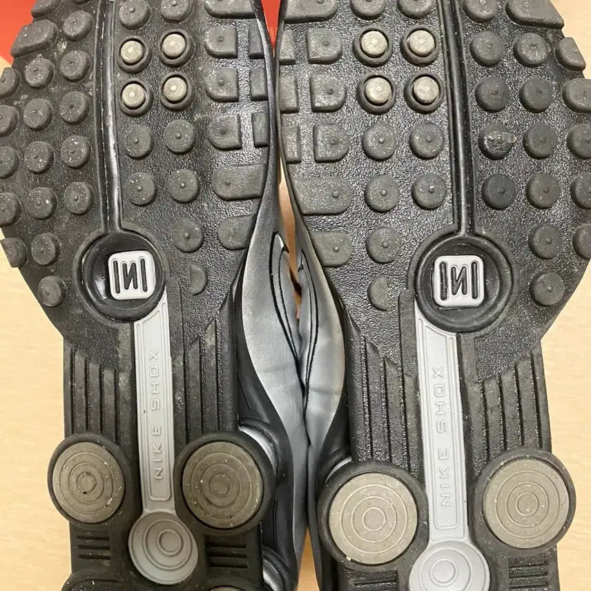 [BUNJANG] Nike Shox R4 Metallic Silver Black Shoes / 나이키 샥스 r4 메탈릭 실버 블랙 245