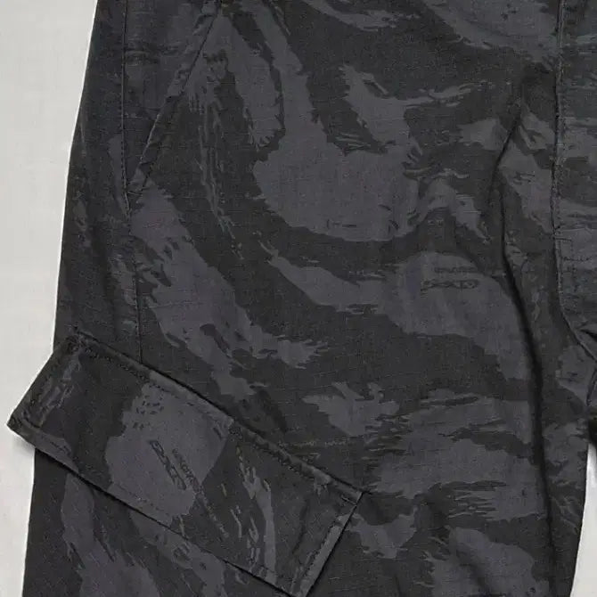 [BUNJANG] BREATH feat. wolfs Tiger Camo Ripstop Cargo Pants / [L] BREATH feat. wolfs 타이거 카모 립스탑 카고팬츠