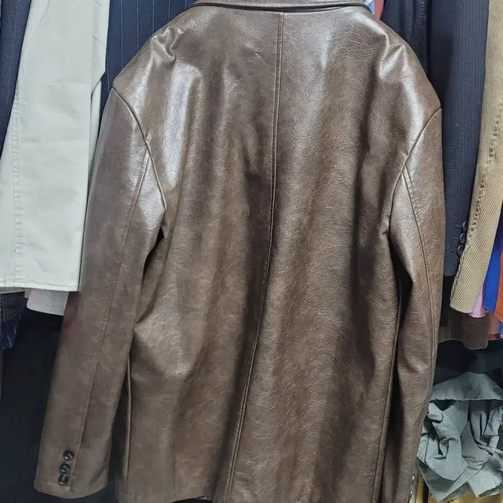 [BUNJANG] VIVABROWN Double Breasted Vegan Leather Jacket / 비바브라운 더블 브레스티드 비건레더 자켓 free